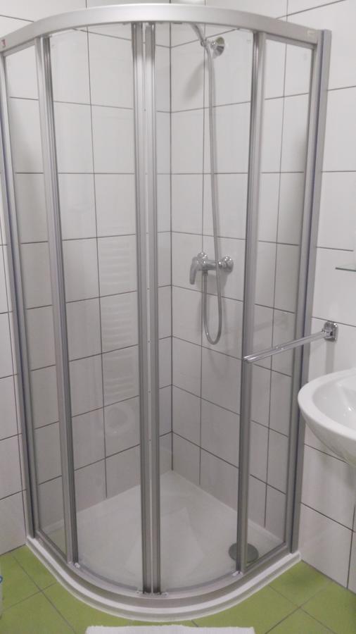 Bed and Breakfast Bed & Parking Eurobit Hrusky  Exterior foto